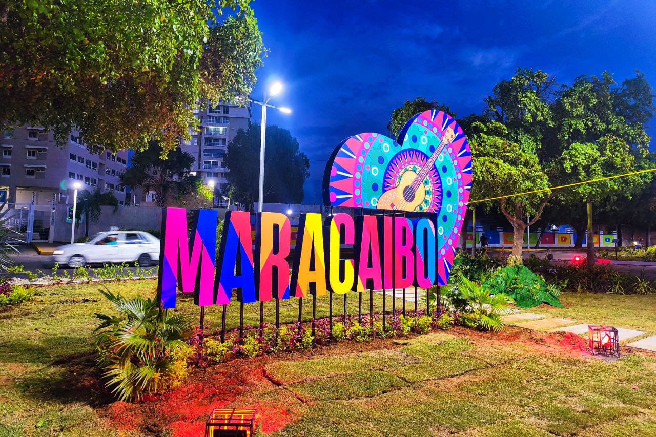 Reinaugurada la Plaza Ana María Campos por la Alcaldía de Maracaibo