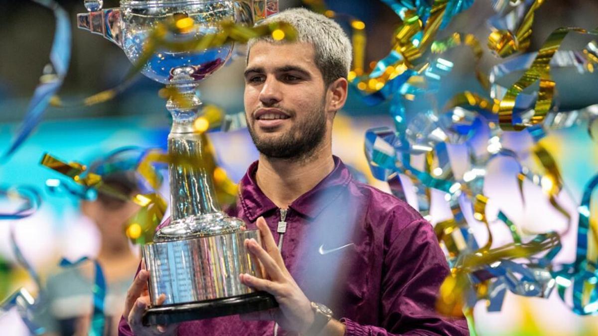 Carlos Alcaraz conquista por primera vez Tokio y firma una temporada histórica