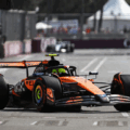 Lando Norris lidera los libres en Bakú y recorta distancia con Piastri