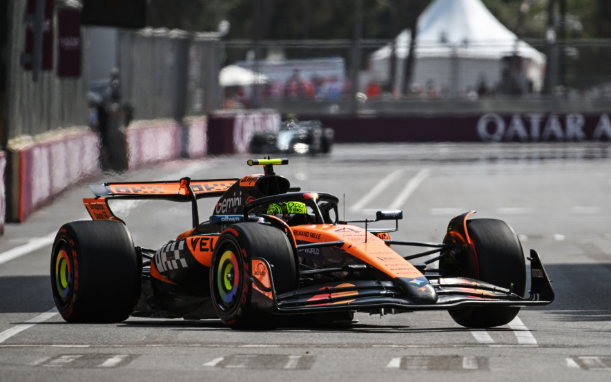 Lando Norris lidera los libres en Bakú y recorta distancia con Piastri