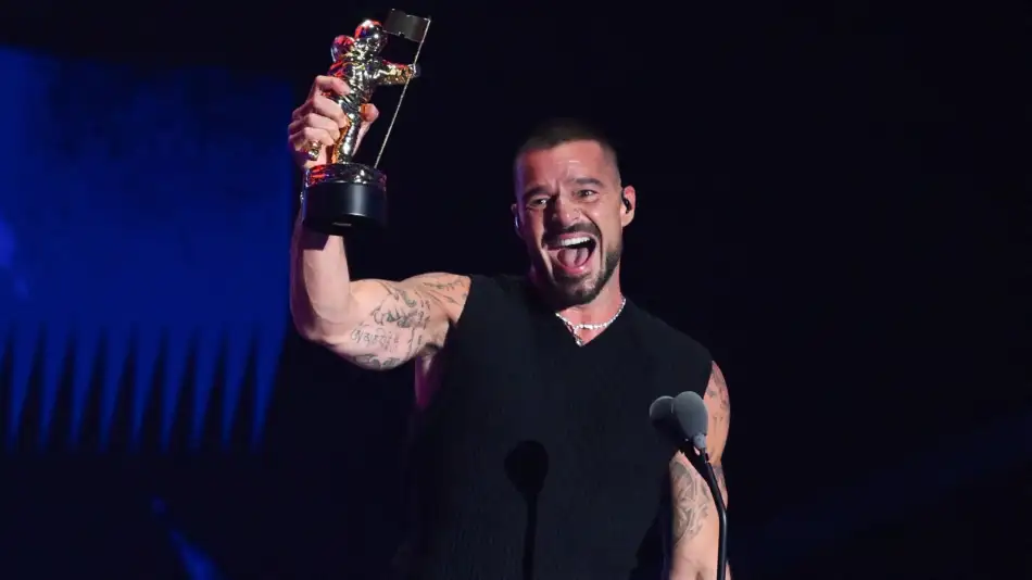 Ricky Martin hizo historia en los MTV VMAs 2025 al convertirse en el primer artista en recibir el Latin Icon Award