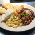 ¡A votar! Desayuno con sabor a final: la arepa y el pan con chicharrón compiten por el título mundial