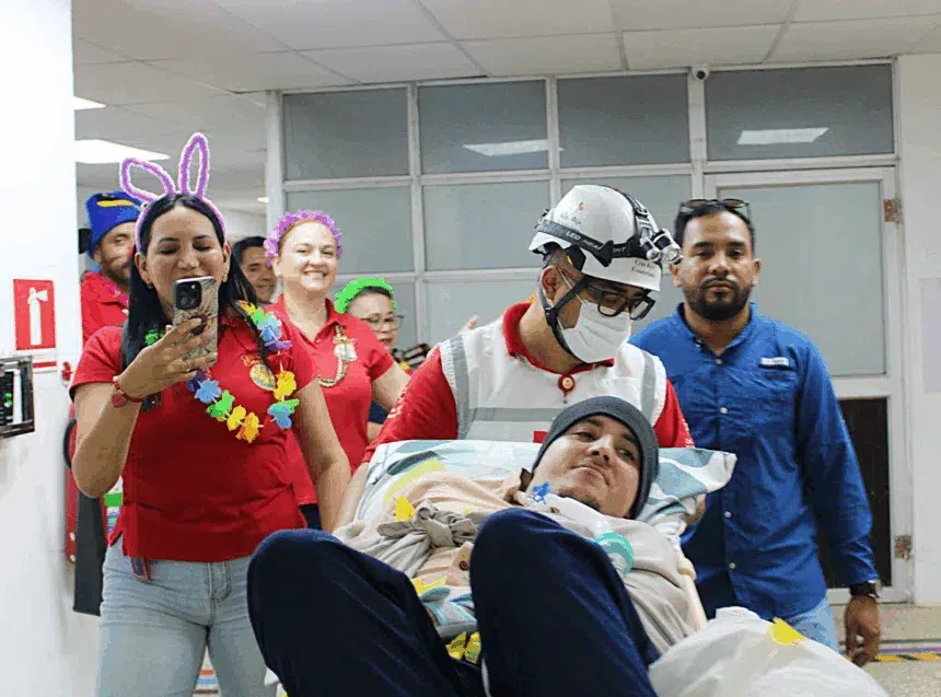 Venezolano salió de un hospital de Ecuador tras pasar mil 245 días luchando por su vida