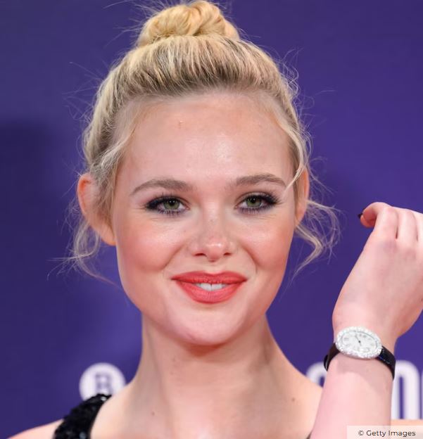 Elle Fanning: La transformación del maquillaje en el BFI London film festival