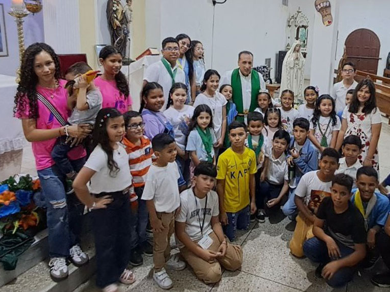 Valmore Rodríguez celebra las fiestas patronales en honor a Nuestra Señora del Rosario de Fátima