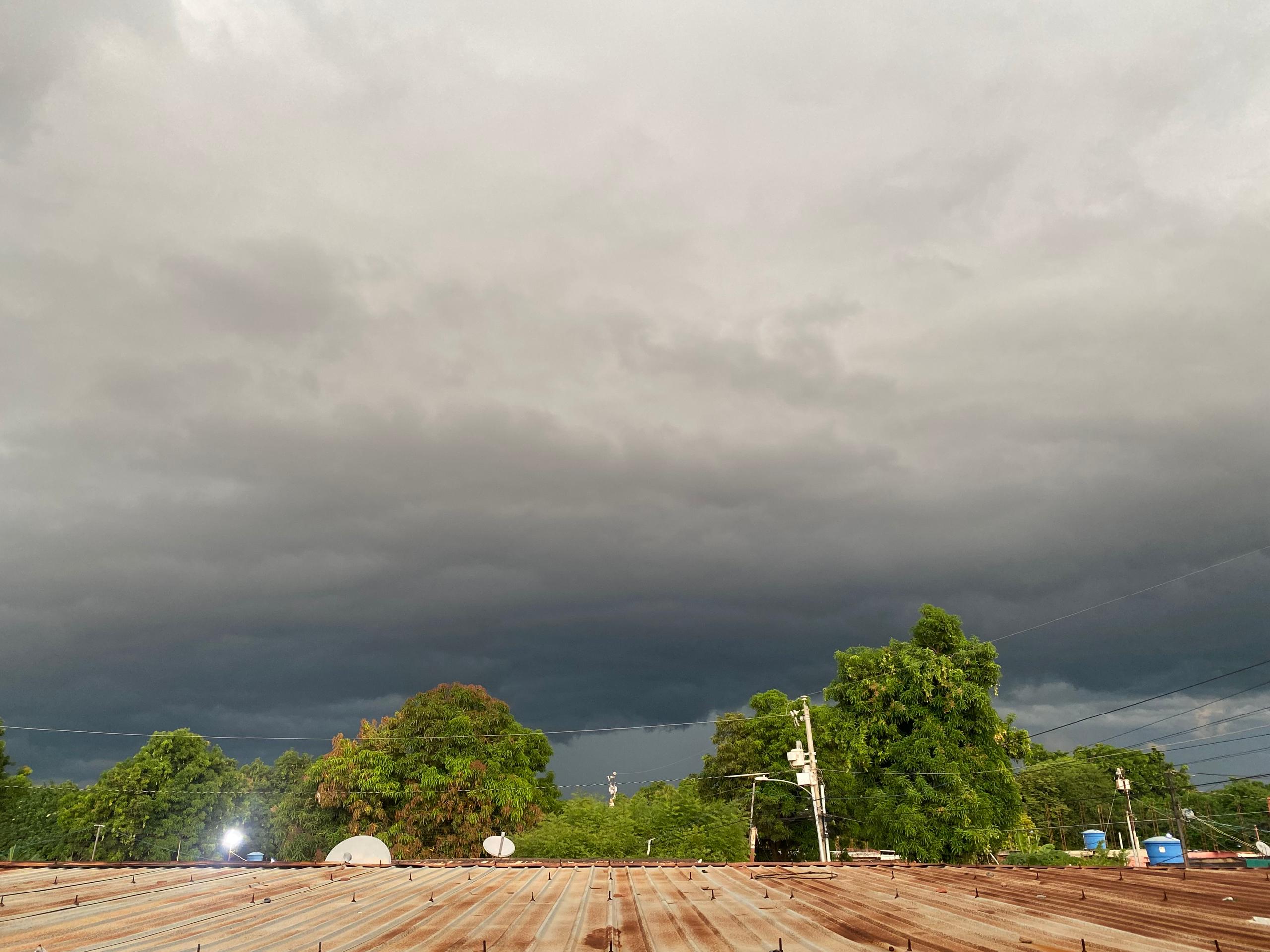 HAY TIEMPO: El paragua pa que no pase como ayer