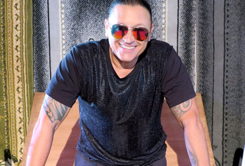 Elvis Crespo recibirá Premio Billboard Salón de la Fama