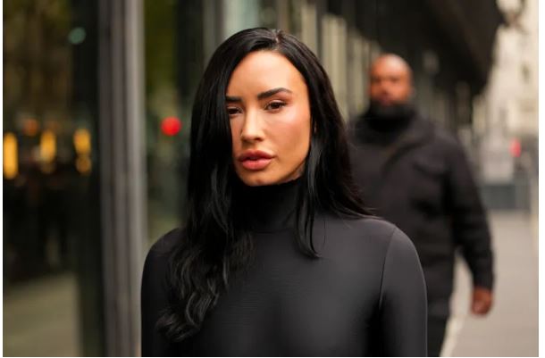 ¡Irreconocible! Demi Lovato sorprendió a su fans con nuevo rostro