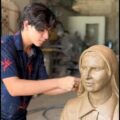 Josué Benjamín esculpe una réplica 