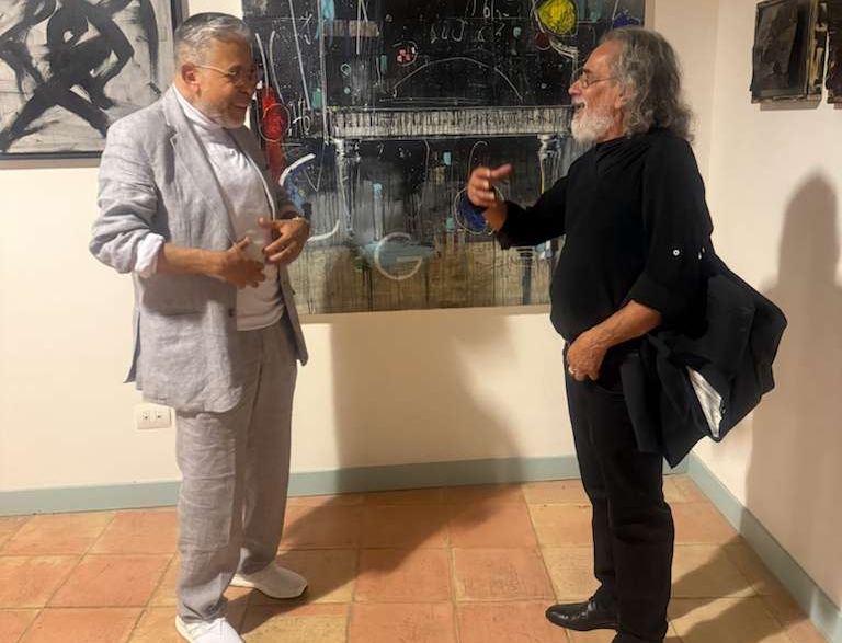 El artista zuliano Yehoshua Villarreal brilla en la sexta Bienal de Arte en Salerno