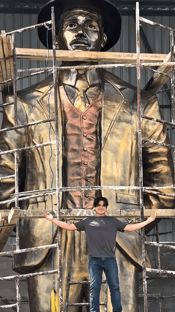 Josué Benjamín culmina la escultura más grande del mundo de José Gregorio Hernández