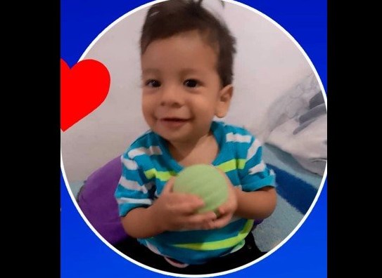 El pequeño Misael Alejandro Lizardo requiere una tomografía cerebral simple y sus padres no pueden costearla