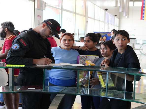 Llegan al país 290 venezolanos repatriados desde El Paso, Texas, en nueva jornada de la Misión Vuelta a la Patria