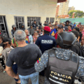 Casi un año sin cobrar: más de 120 docentes indígenas protestaron en la Zona Educativa de Maracaibo