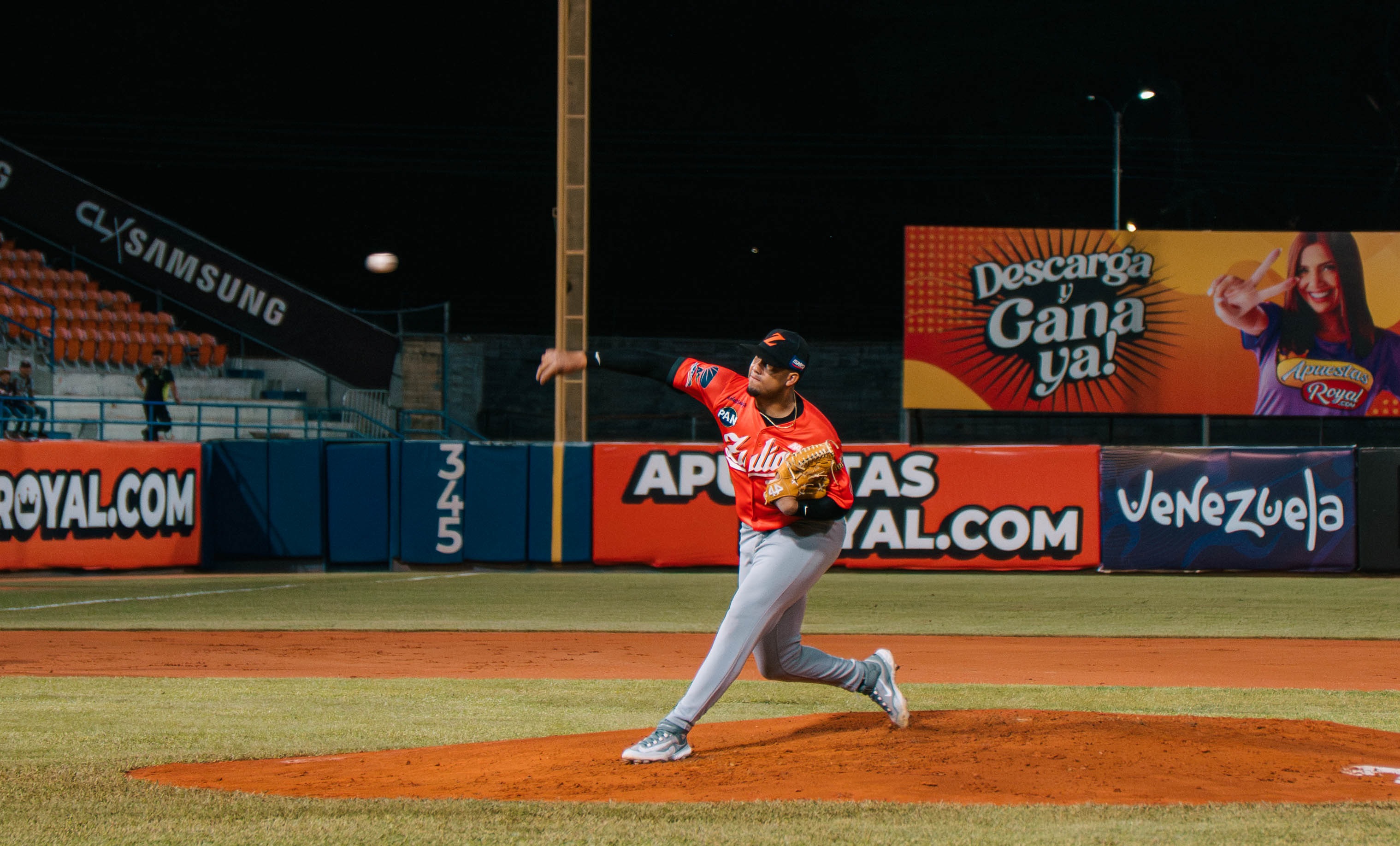 Tigres aplasta a Águilas con una ofensiva imparable