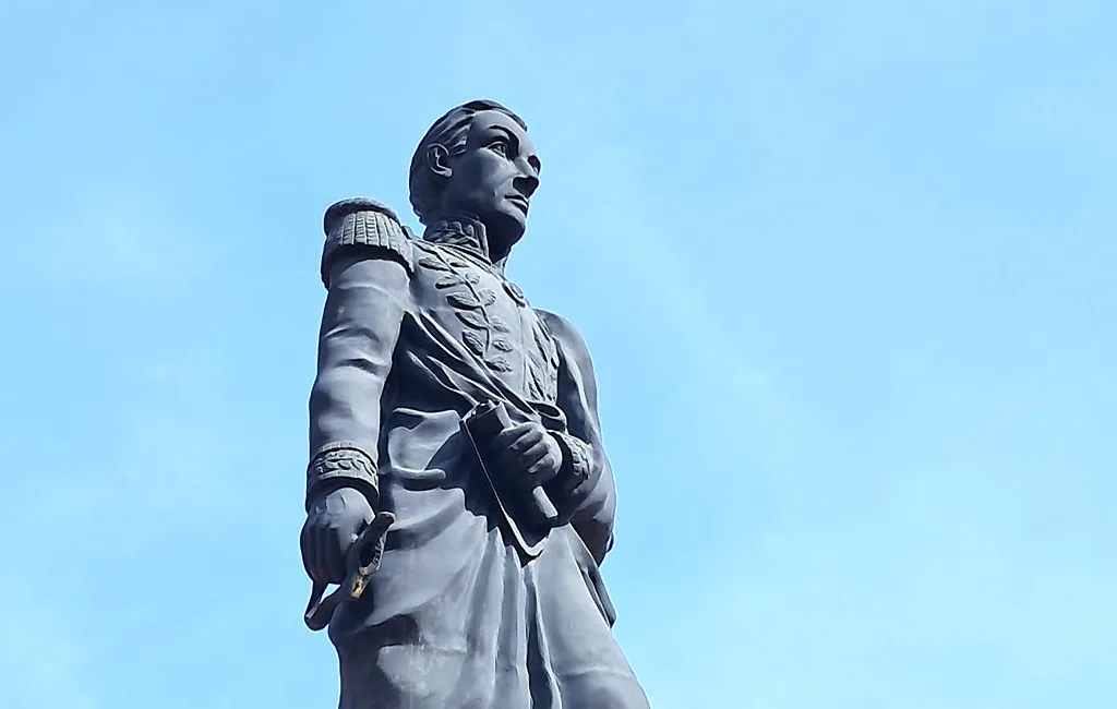 Se volvieron a robar la espada de la estatua de Simón Bolívar de la plaza en Lagunillas