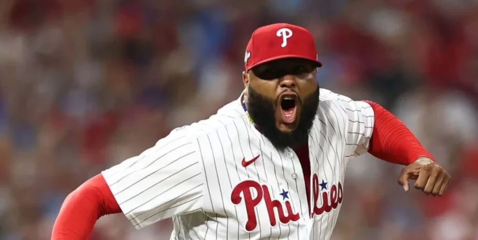 José Alvarado continuará con los Filis tras una temporada marcada por altibajos