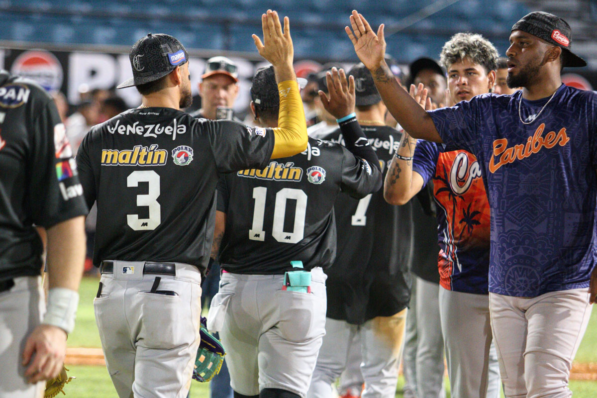 Caribes dividió honores ante Bravos en la isla