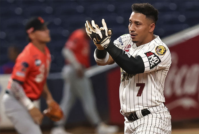 Daza y Tovar destacan en triunfo de Leones sobre Águilas