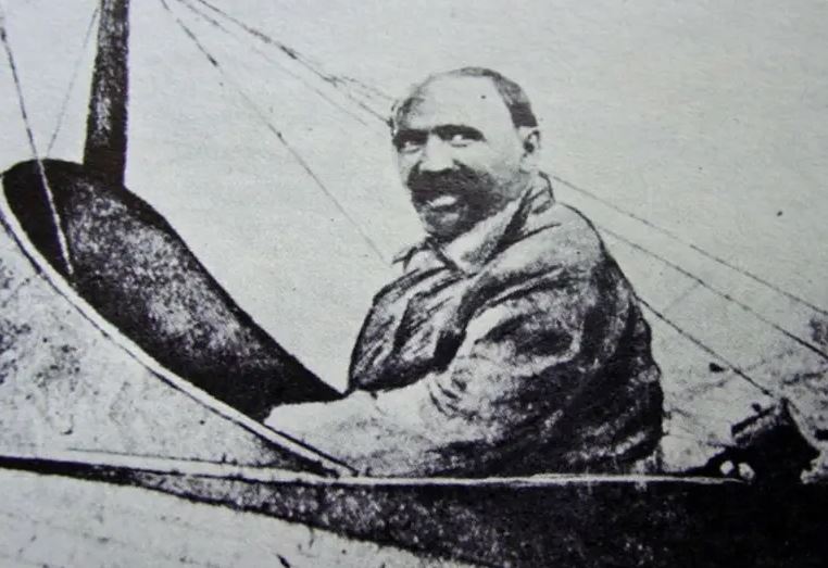 Un 30 de noviembre de 1911, el presidente de México, Francisco Madero se convirtió en el primer jefe de Estado en volar en un avión