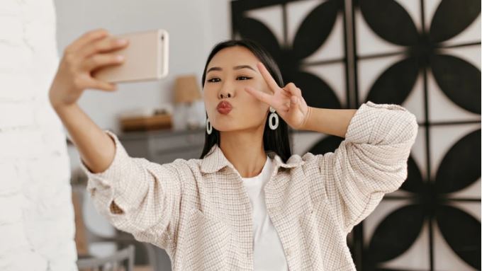 El pulso de China a la desinformación: ‘Influencers’ deberán ser expertos con título