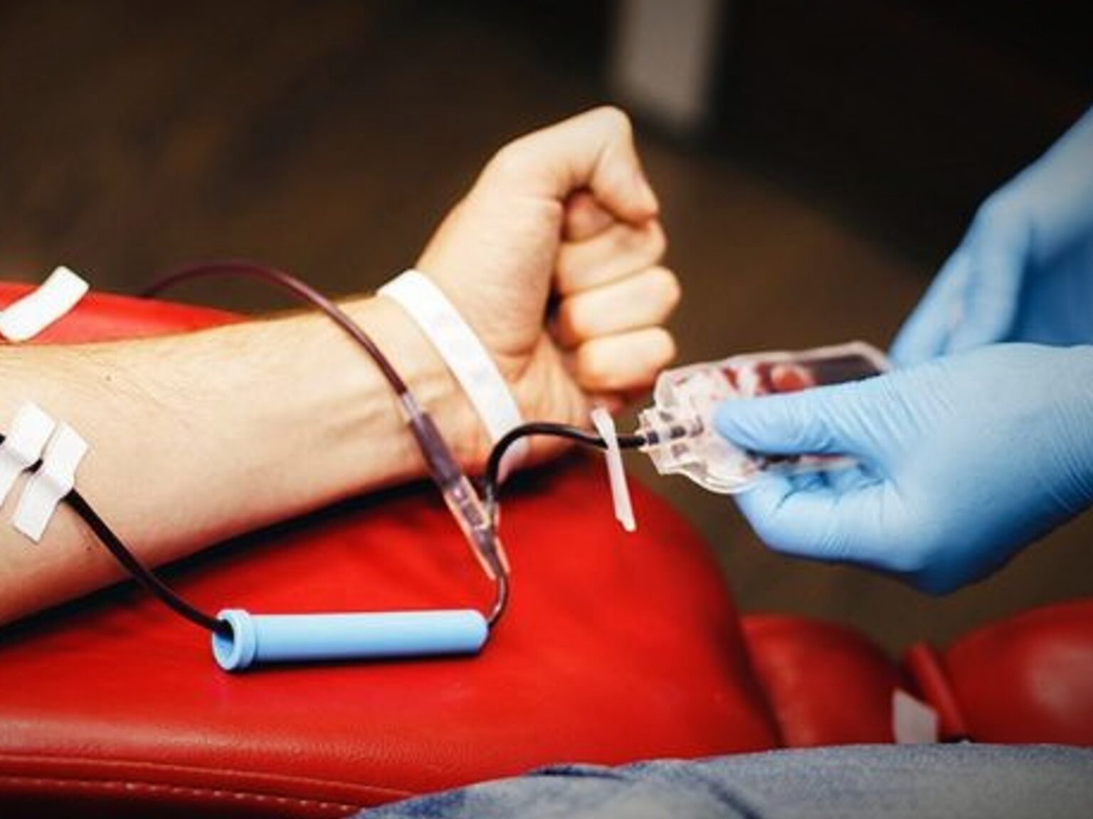 Se necesitan donantes de sangre tipo ORh- para paciente internado en la UCI del Hospital de Coche