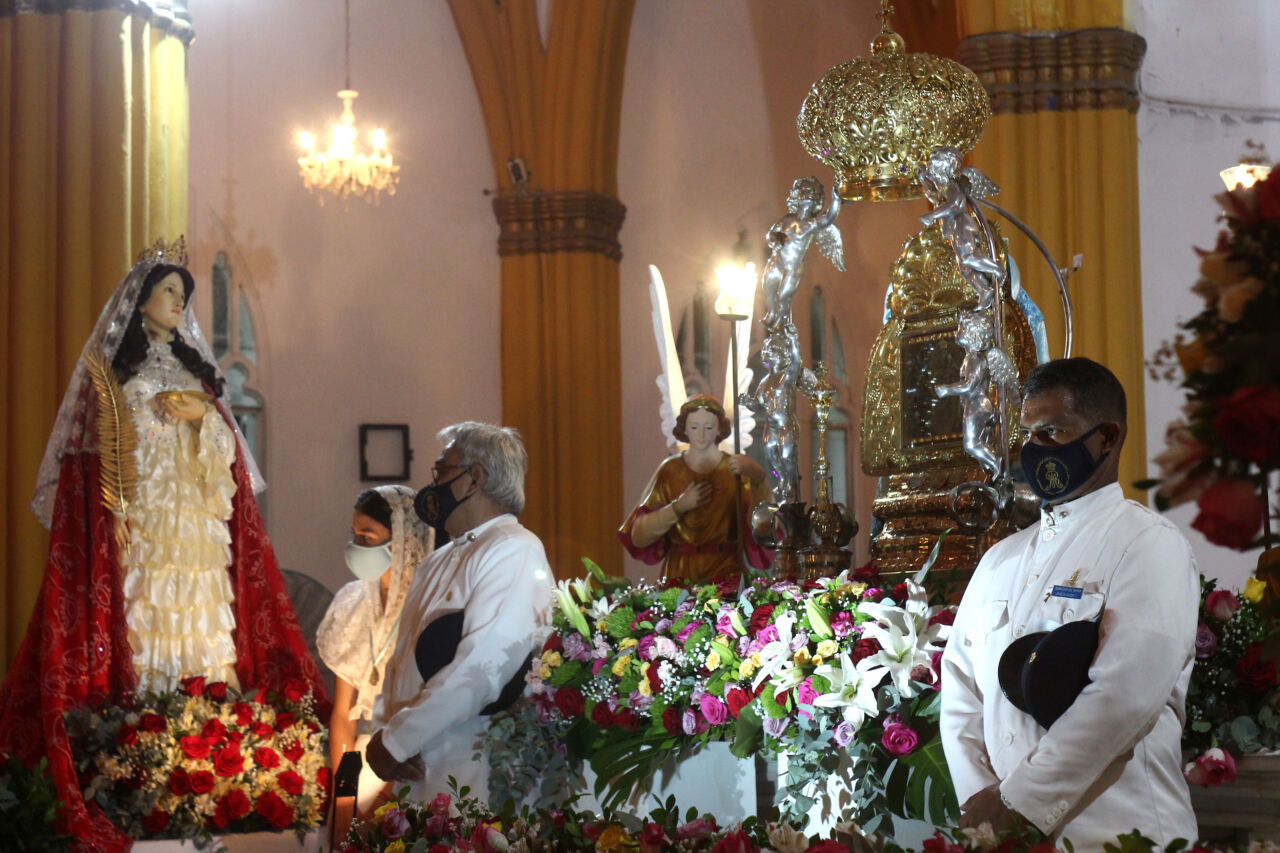 Santa Lucía visita la Basílica de Nuestra Señora de Chiquinquirá