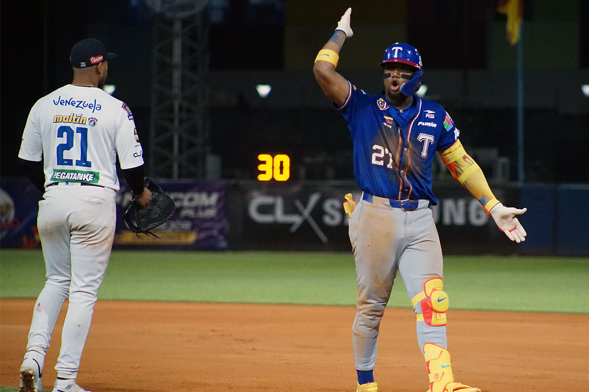 Tiburones le gana la pulseada a Tigres en Maracay