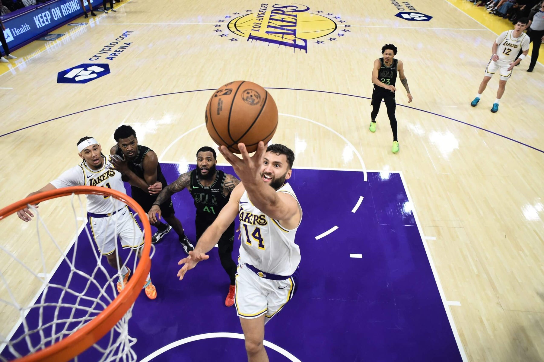 Lakers extienden su racha a siete triunfos tras derrotar a Pelicans