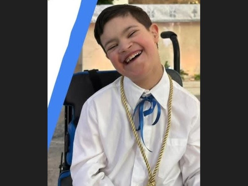 El joven José Carlitos nació con síndrome de Down y requiere con urgencia una operación cardiovascular