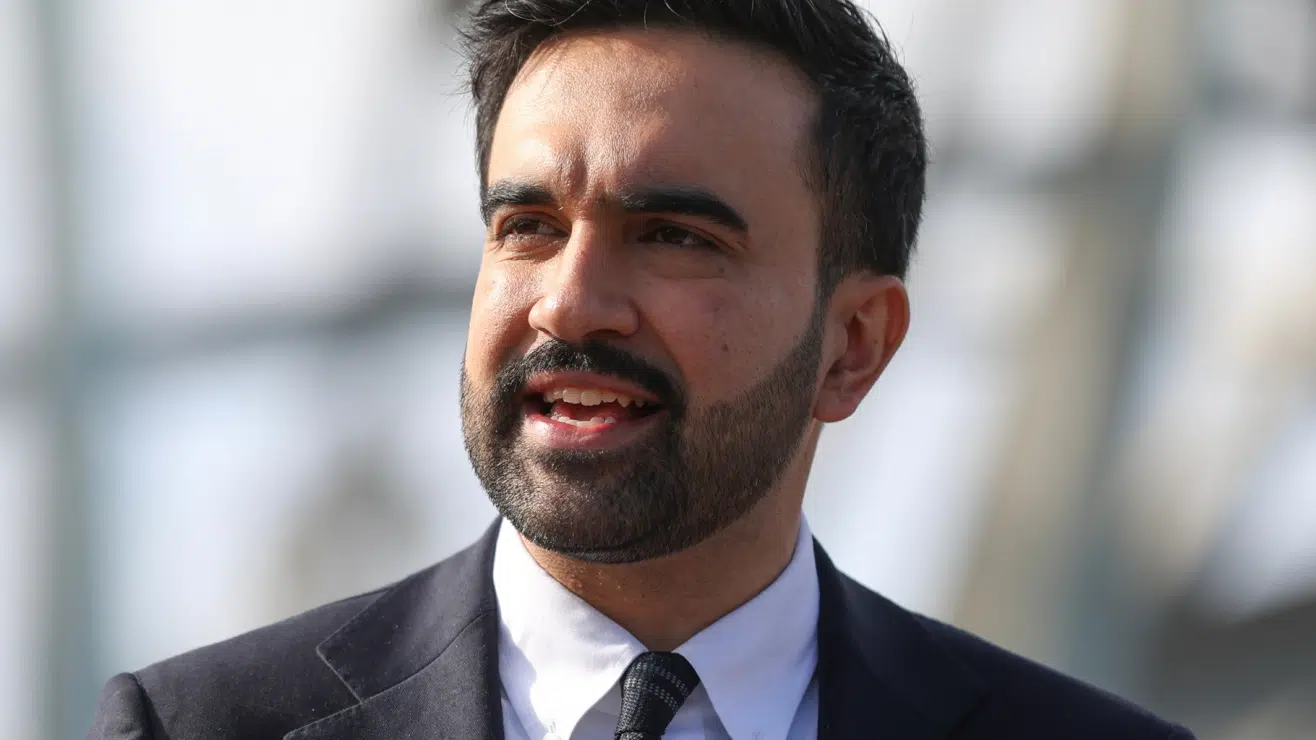 Alcalde electo en Nueva York alerta a los migrantes sobre qué deben hacer cuando se enfrentan a los agentes de ICE