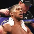 Anthony Joshua piensa en el retiro tras accidente en Nigeria