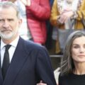 Los reyes de España anuncian su regreso inmediato luego de tragedia ferroviaria