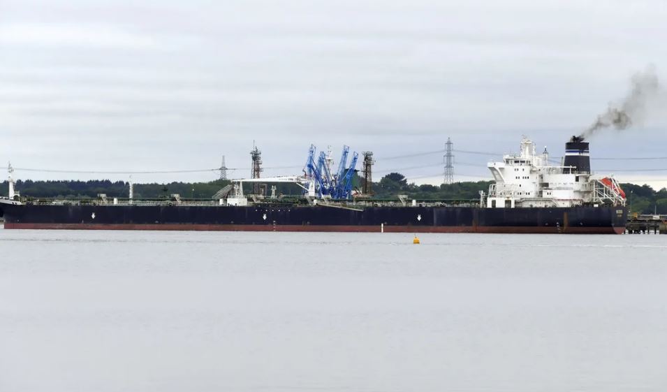 EEUU estaría incautando otro petrolero en el Caribe, según Reuters