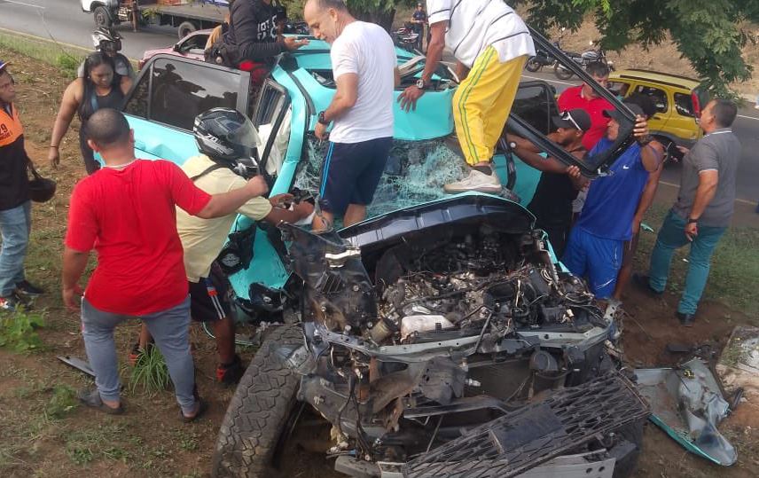 Circulan videos e imágenes impactantes sobre el accidente del lanzador Carlos Hernández