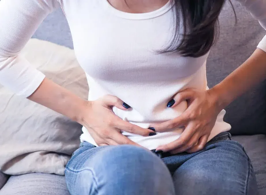 Cómo limpiar el estómago y aliviar la pesadez tras las comidas de Año Nuevo