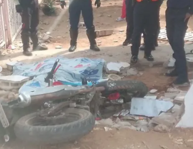 Atroz impacto entre motos dejó un muerto y un herido en Machiques de Perijá