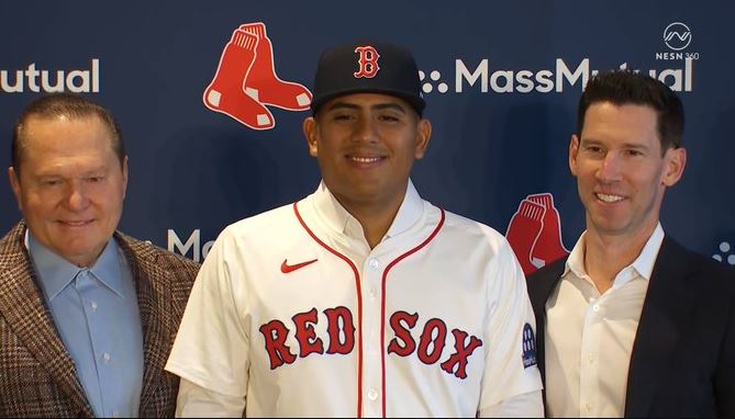 Ranger Suárez fue presentado por los Medias Rojas de Boston con acuerdo de 130 millones de dólares