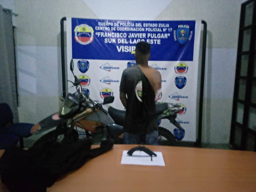Motorizado encapuchado que disparó contra una comisión policial fue detenido en el Sur del Lago