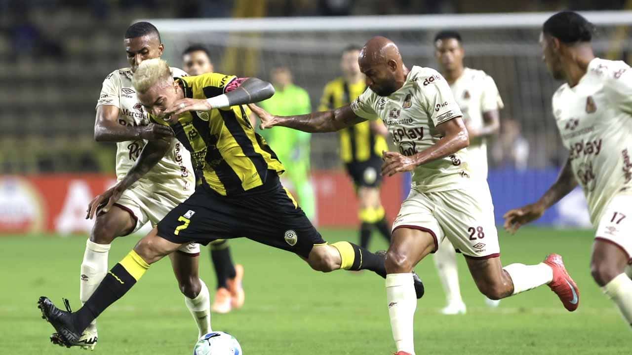 Táchira tropieza ante Deportes Tolima en Pueblo Nuevo
