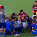 ¡Susto! Futbolista Alexandre Souza convulsiona y detiene juego en el Maracaná