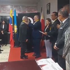 Vicerrector Administrativo de LUZ acompaña la toma de posesión de la nueva directiva de la Academia de Medicina del Zulia