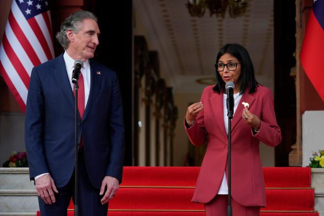 Estados Unidos y Venezuela restablecen relaciones diplomáticas tras siete años de ruptura