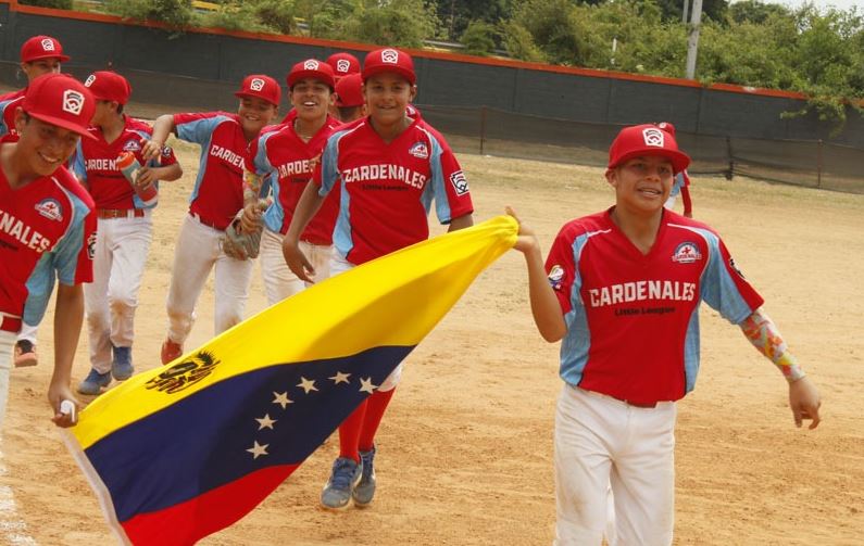 Cardenales blanquea a Sierra Maestra y se corona campeón nacional en la categoría intermedia