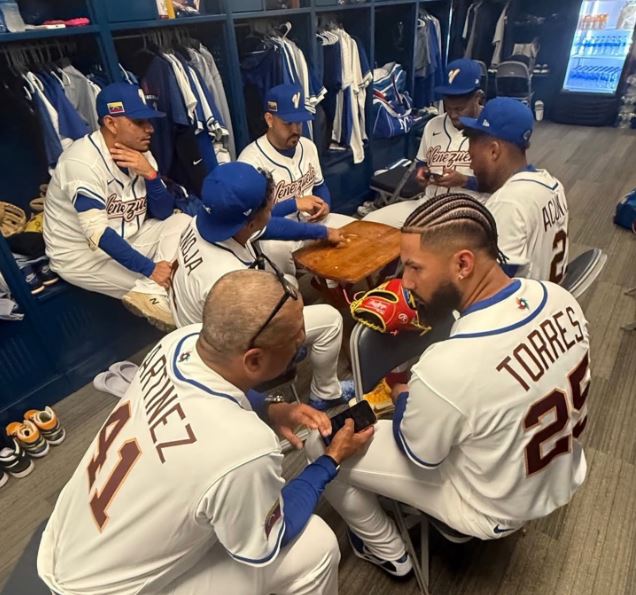 Venezuela se concentra para su participación al  Clásico Mundial de Béisbol