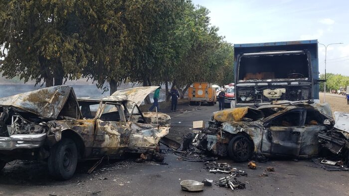 Choque de gandolas y carros deja muertos y heridos en Bolívar