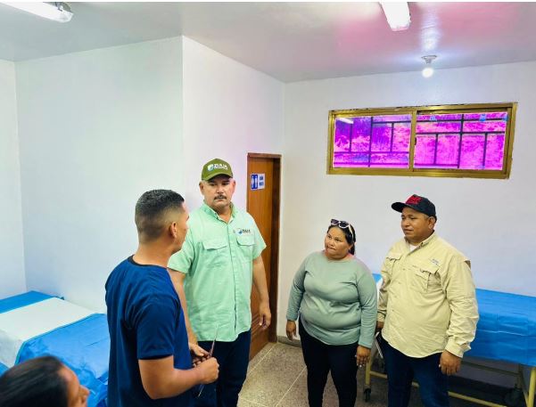 Gobernador Luis Caldera entregó rehabilitado y dotado el Consultorio Popular Clementina Urdaneta en Jesús Enrique Lossada
