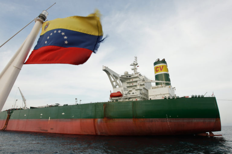 India desplaza a China y se convierte en el mayor receptor de petróleo venezolano: Bloomberg