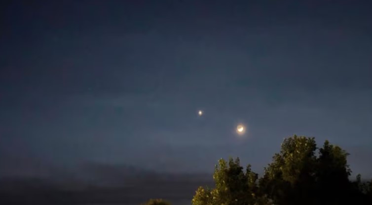 Romance en el cielo! Venus y Júpiter protagonizan esta noche el espectacular “beso cósmico”