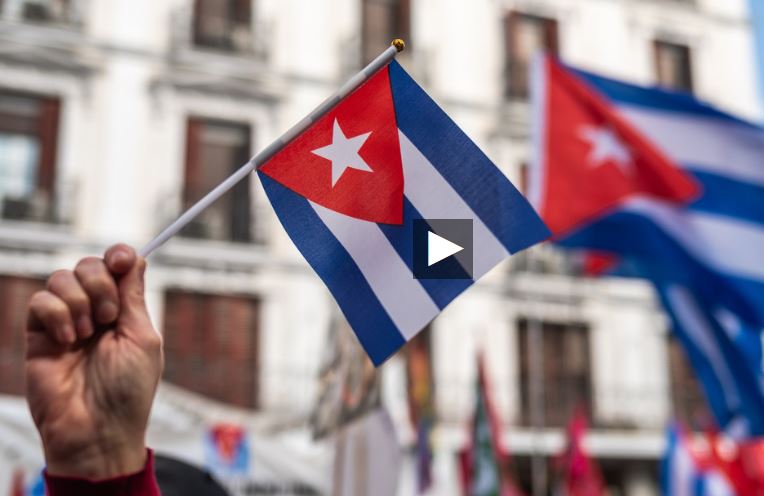 El secretario de Guerra de EEUU arriba a la base de Guantánamo en Cuba